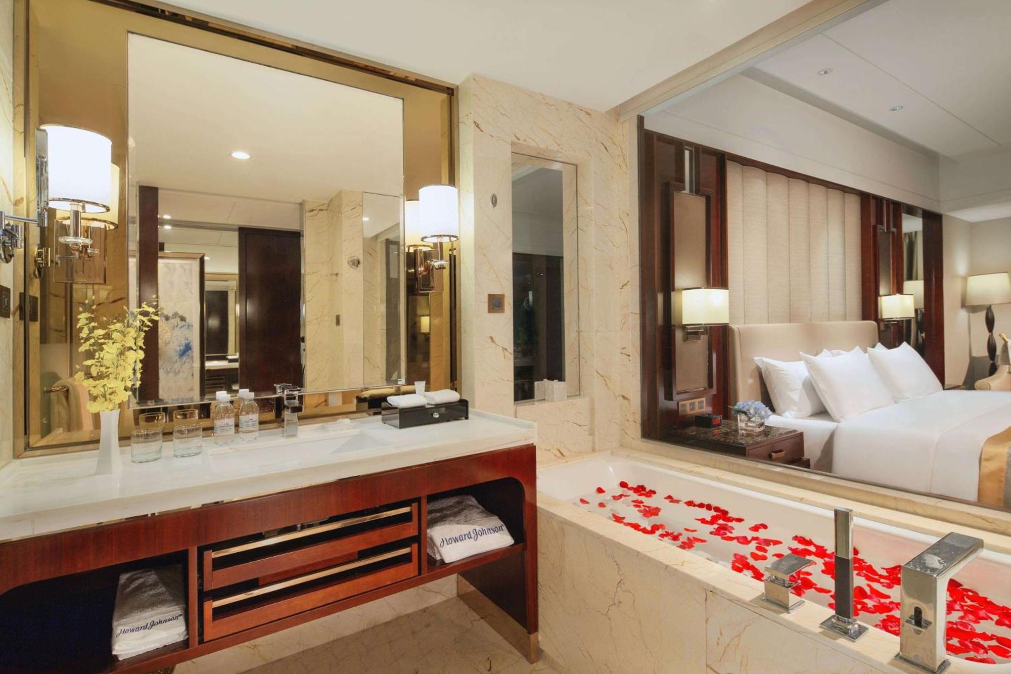 Kangda Howard Johnson Hotel Qingdao Xianlang Exterior photo